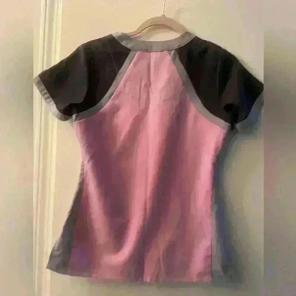 Grey’s Anatomy Active Scrub Top - Picture 2 of 3